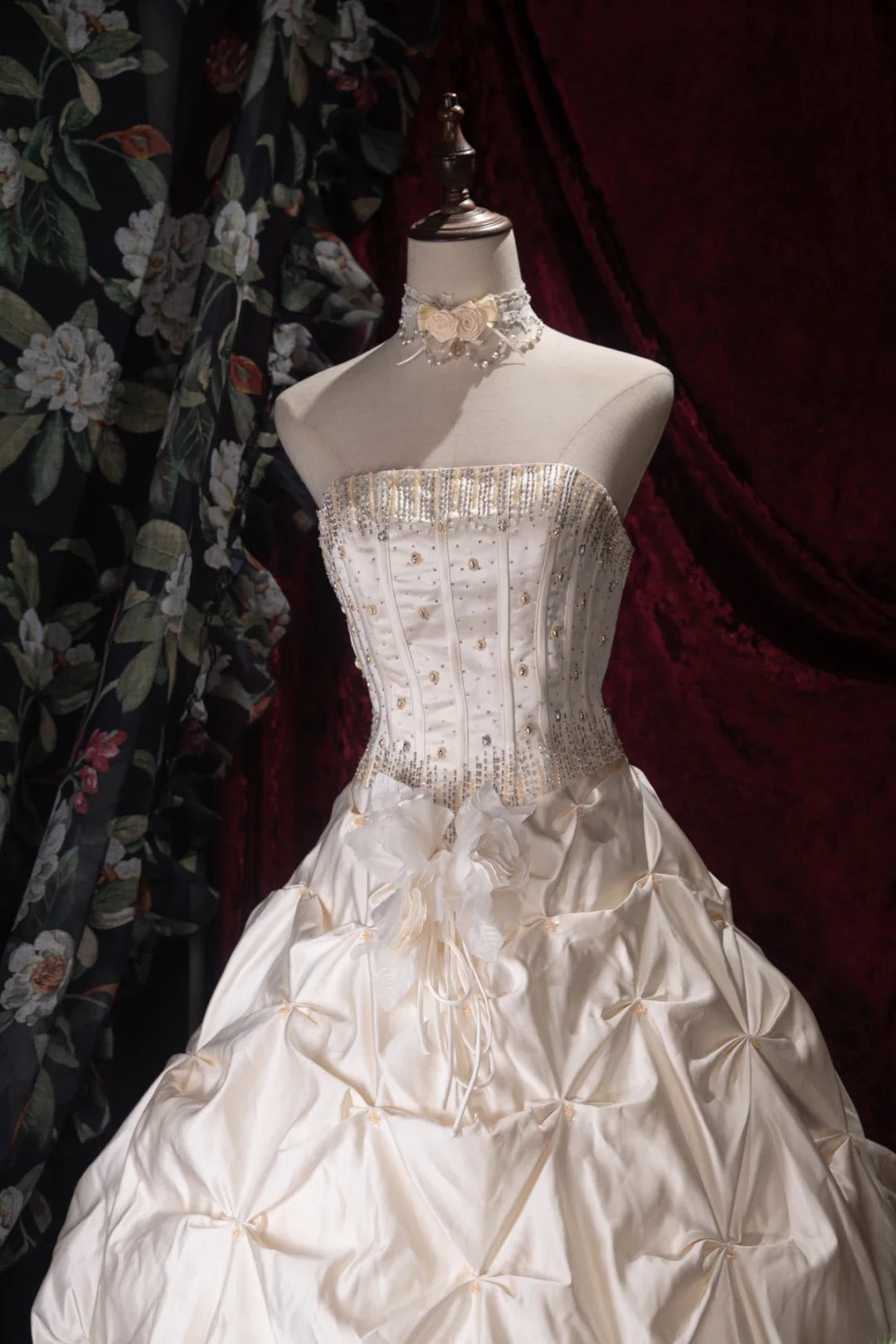 Princesses Fairytale Ball Gown Strapless Ivory Taffeta With Beading Long Quince Dress Quinceanera Dresses Formal Birthday Outfits RB8044