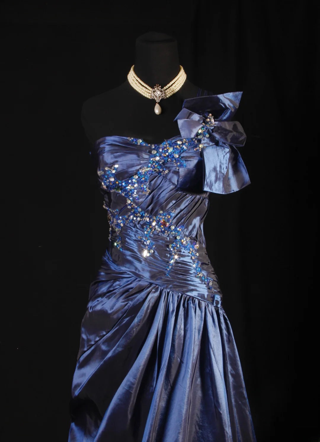 Vintage Prom Dresses 90s Formal A line One Shoulder Navy Blue Satin With Beadings Long Party Gowns Prom Dresses AS021