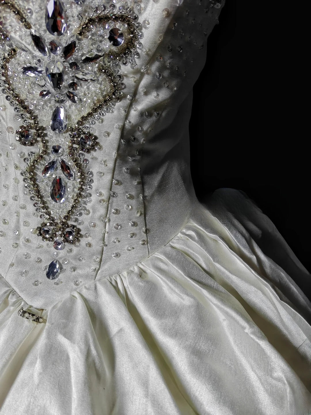 Vintage 1950s Ball Gown Sweetheart Taffeta White With Ruffled Brides Gown Bridal Dress Wedding Dresses Style RB7557