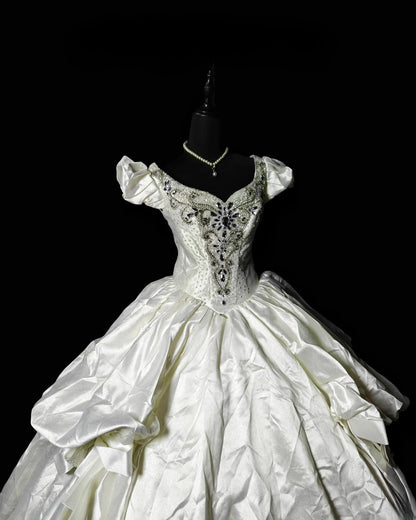 Vintage 1950s Ball Gown Sweetheart Taffeta White With Ruffled Brides Gown Bridal Dress Wedding Dresses Style RB7557