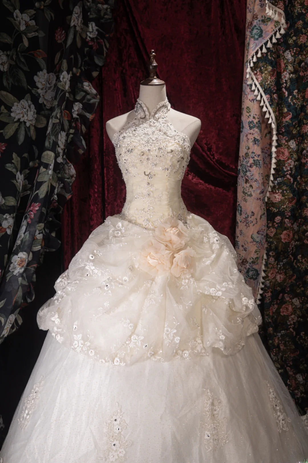 Dreamy Ball Gown High Neck Ivory Tulle With Appliqued Ruffled Long Quince Dress Quinceanera Dresses Formal Birthday Outfits RB8047