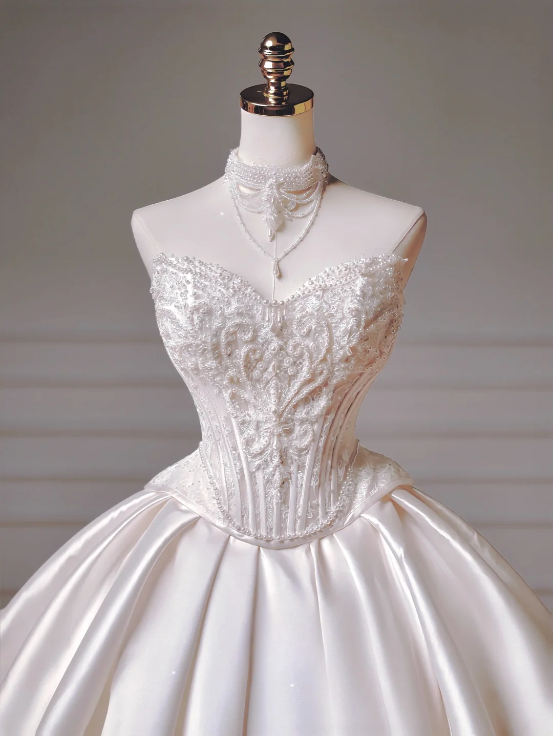 Princess Long Wedding Gowns Ball Gown Sweetheart Pleated Satin for Bride With Removable Sleeves White Bridal Dress AQ022