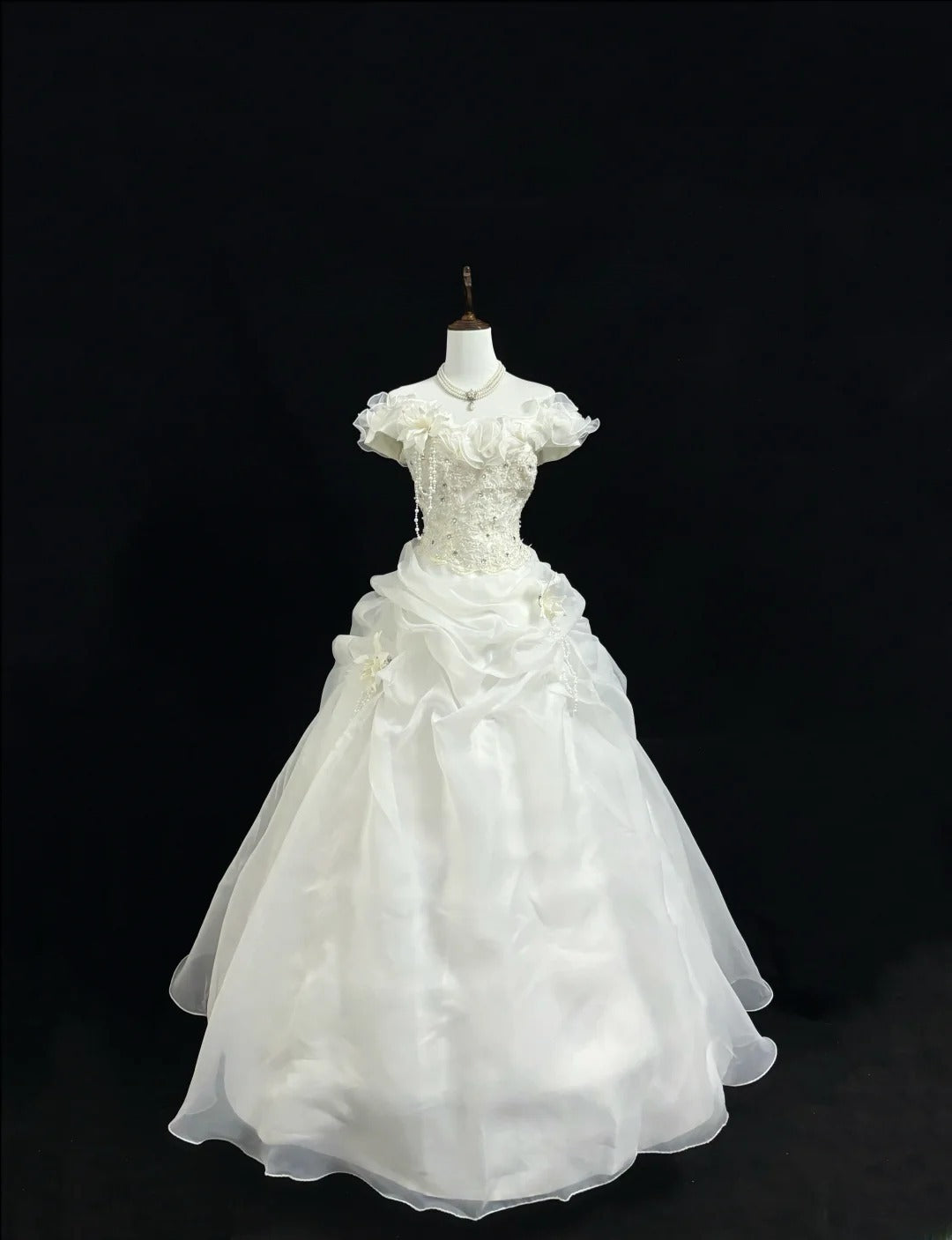 Magical Ball Gown Off The Shoulder White With Layered Tiered Quince Dress Voluminous Sweet 16 Quinceanera Dresses Vestido de RB7396