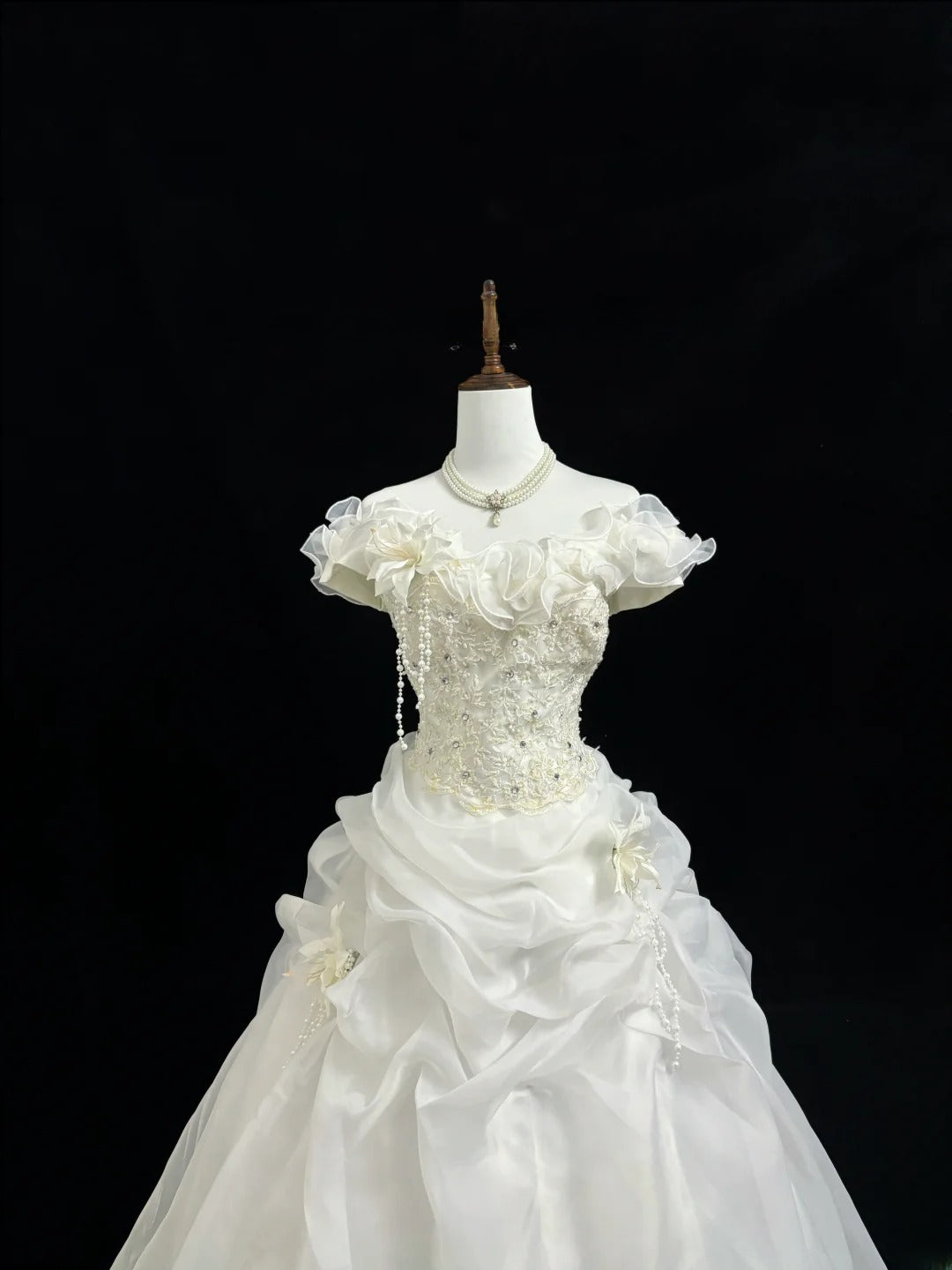 Magical Ball Gown Off The Shoulder White With Layered Tiered Quince Dress Voluminous Sweet 16 Quinceanera Dresses Vestido de RB7396
