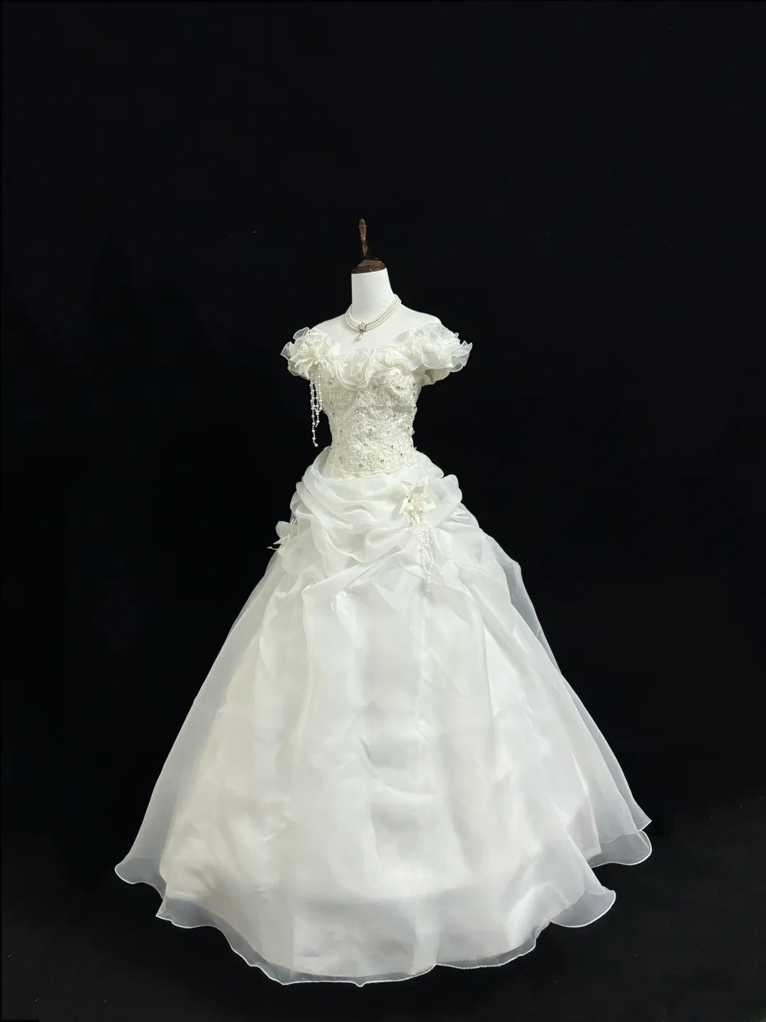 Magical Ball Gown Off The Shoulder White With Layered Tiered Quince Dress Voluminous Sweet 16 Quinceanera Dresses Vestido de RB7396