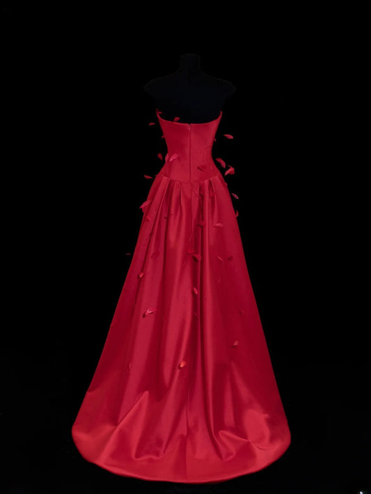 Ball Gowns Prom Dress Aesthetic Strapless Red Satin With Feather Style Impress Long Prom Dresses Party Formal Gowns SA027