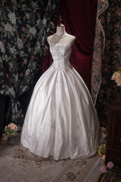 Vintage 80s Ball Gown Strapless Satin White With Appliqued Beading Brides Gown Bridal Dress Wedding Dresses RB8053