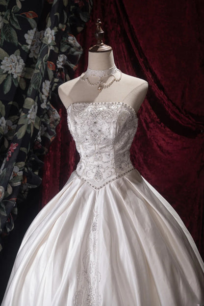 Vintage 80s Ball Gown Strapless Satin White With Appliqued Beading Brides Gown Bridal Dress Wedding Dresses RB8053