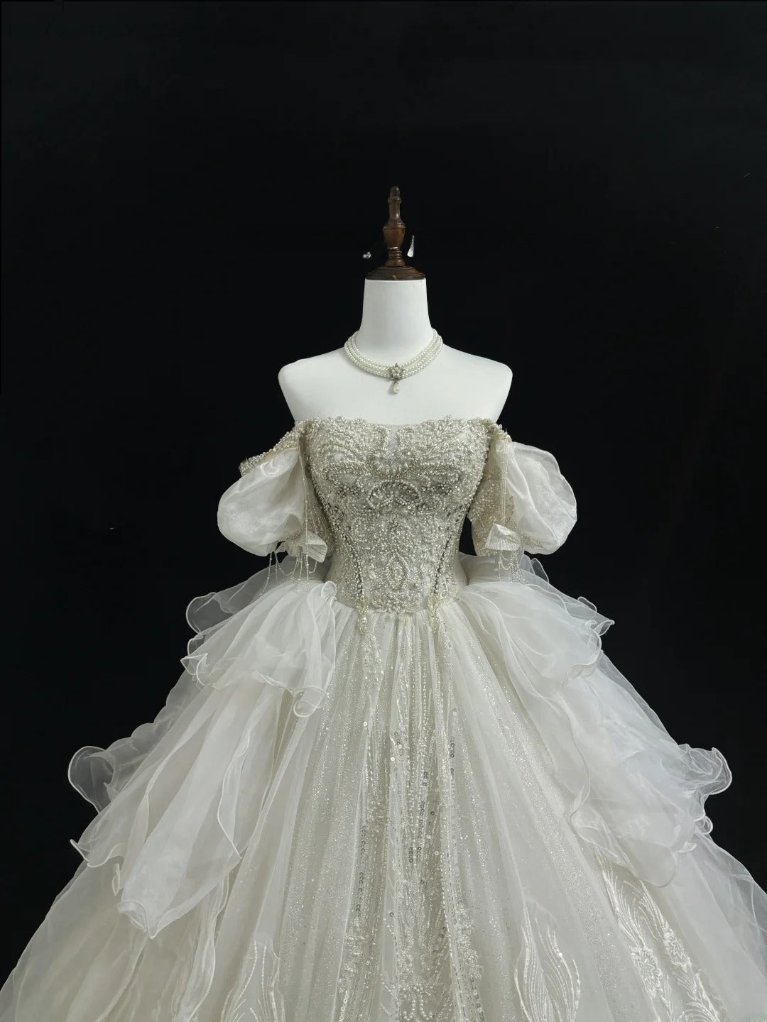 Fairy-tale Ball Gown Square Neck With Half Sleeves With Pearls Sequined Long Brides Gown Bridal Dress Wedding Dresses Style RB7400