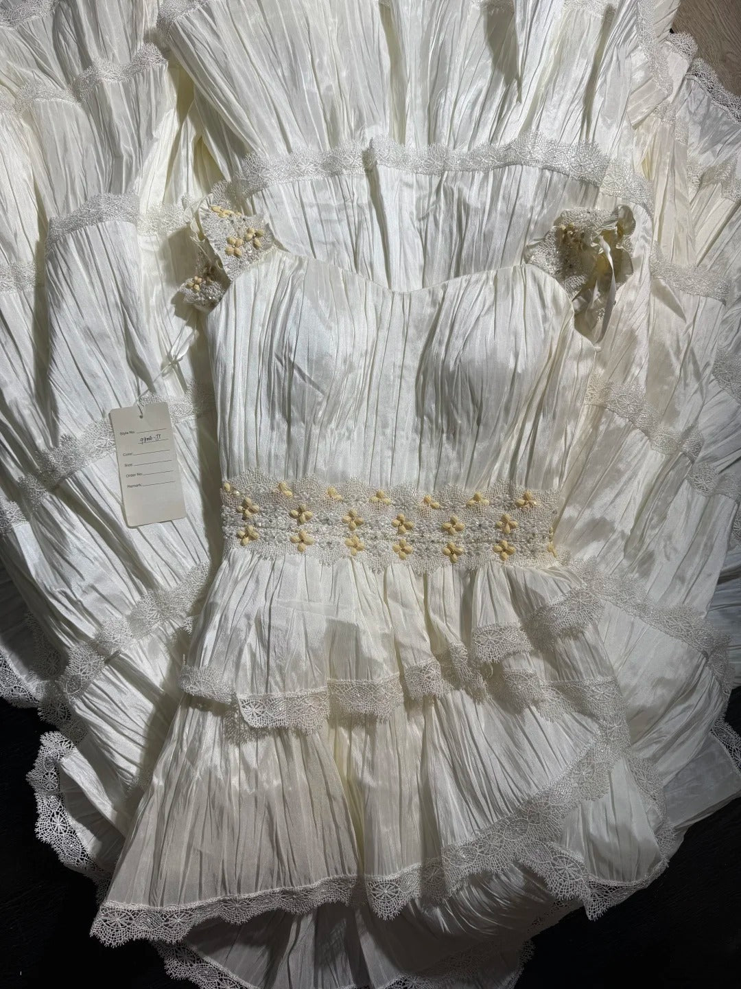 Timeless Women's A Line Strapless Sleeveless White Lace Tiered Satin Long Vintage Fitted 1920s Wedding Dresses AS031