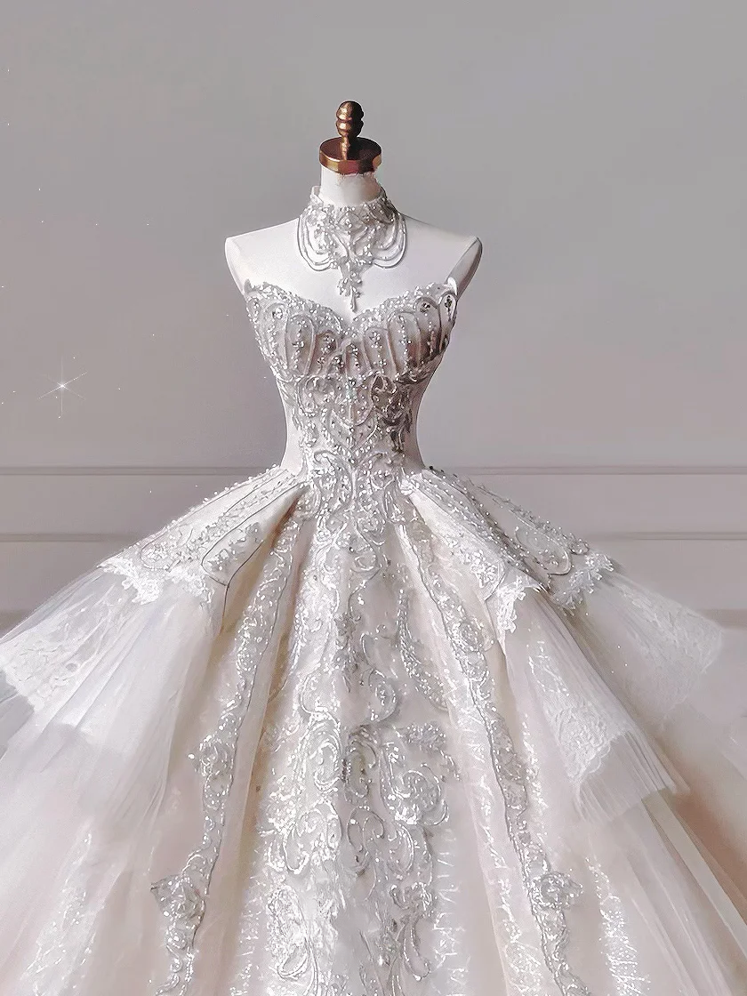 Romantic Long Wedding Dresses Ball Gown Sweetheart Tulle Lace Pleated Wedding Dress Style For Brides Fitted With Long Sleeves Bridal Gowns AQ032