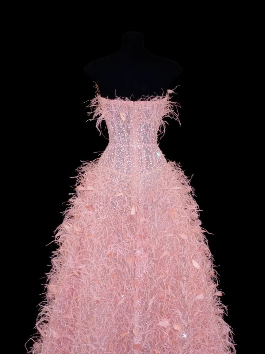 Modest Prom Dress Aesthetic Ball Gowns Strapless Tulle Pink With Feathers Style Impress Long Prom Dresses Party Formal Gown SA033
