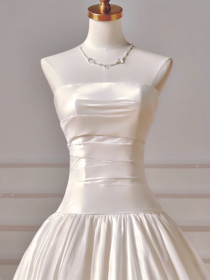 Simple Wedding Dresses Ball Gown Strapless Satin Drop Waist Pleated Wedding Dress Style For Brides Fitted Long Bridal Gowns AQ034