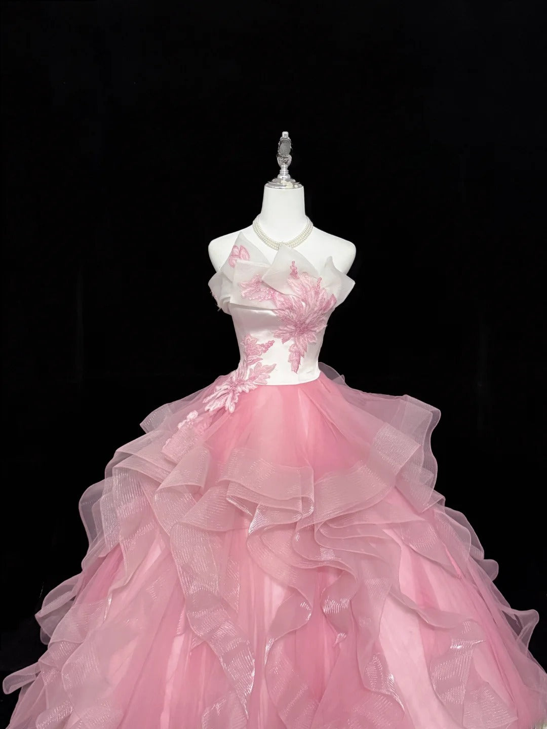 Fairy-tale Ball Gown Strapless Pink With Tiered Layers Lace Quince Dress Voluminous Sweet 16 Sweet Sixteen Outfits Vestido de RB7407