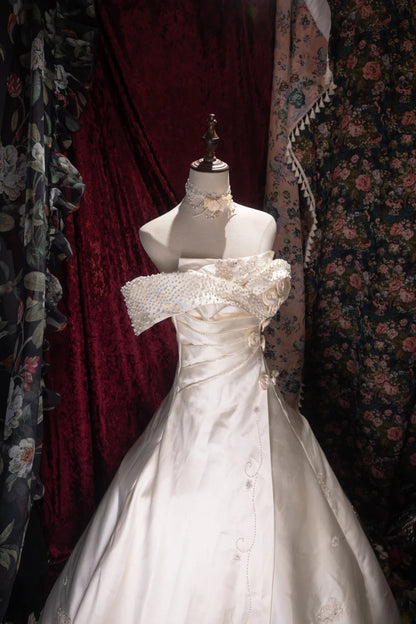 Vintage 80s Ball Gown Off The Shoulder Ivory Satin With Pearls Flowers Long Autumn Brides Gown Bridal Dress Wedding Dresses RB8061