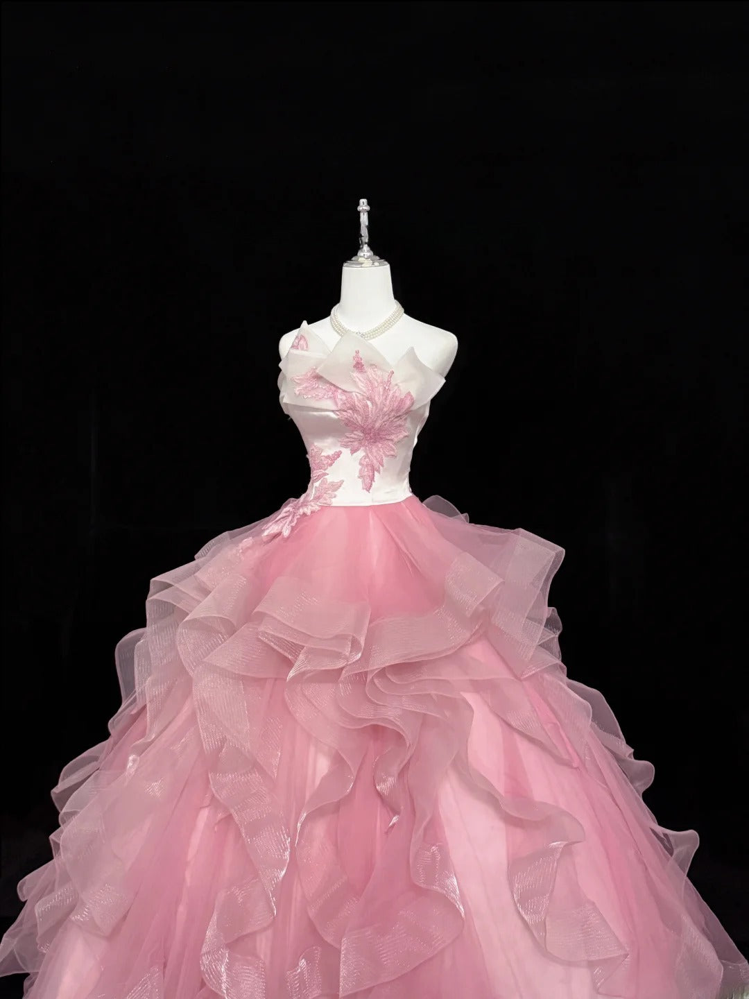 Fairy-tale Ball Gown Strapless Pink With Tiered Layers Lace Quince Dress Voluminous Sweet 16 Sweet Sixteen Outfits Vestido de RB7407