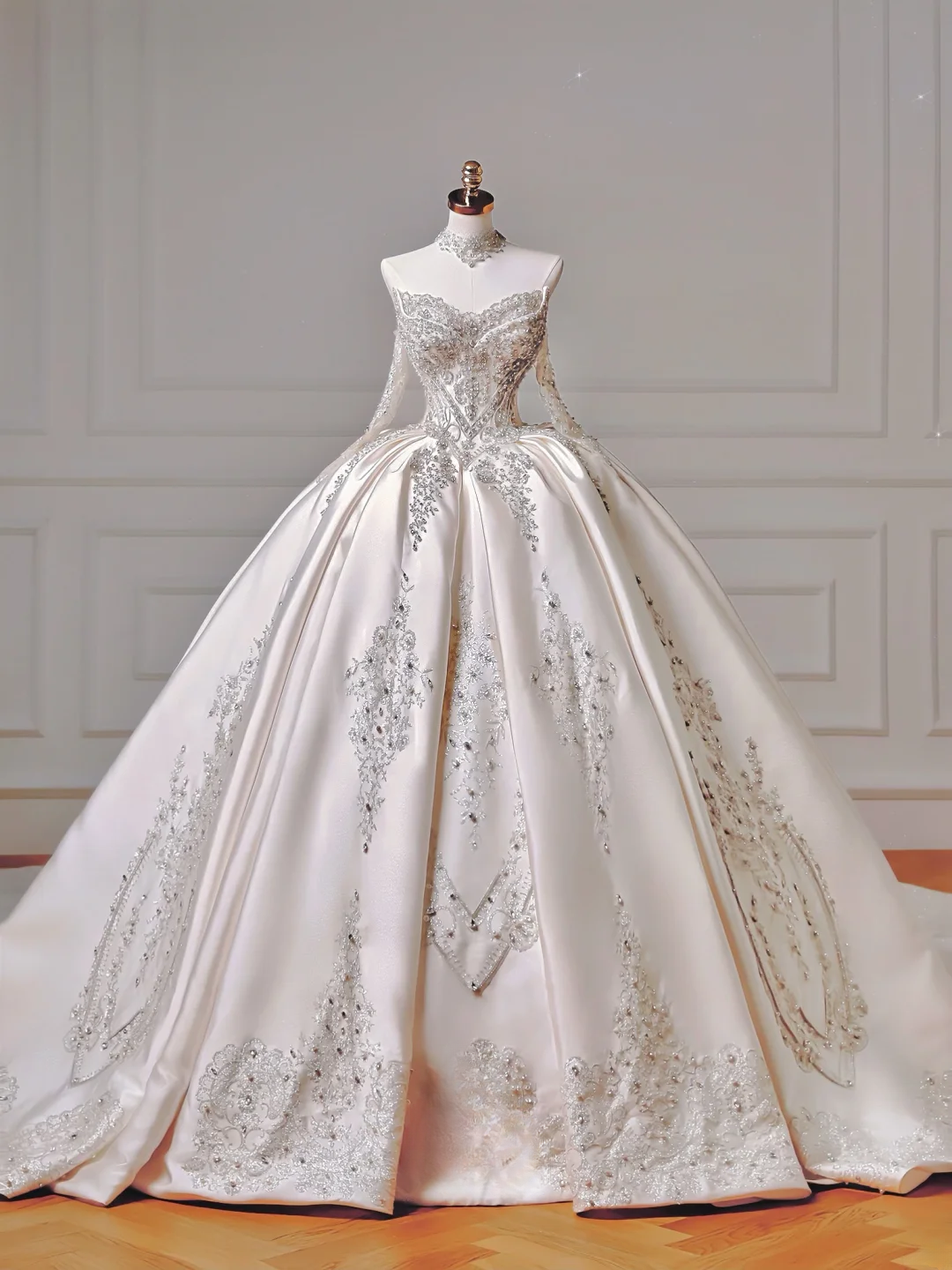 Princess Long Wedding Gowns Ball Gown Off The Shoulder Satin For Bride With Long Sleeves Train Bridal Dresses AQ037