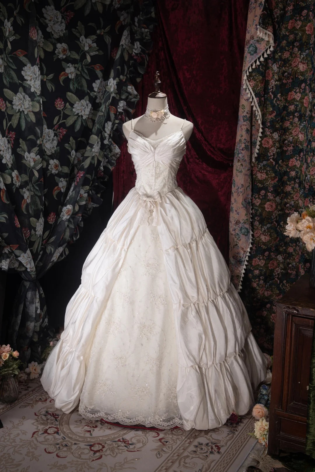 Vintage 80s Ball Gown Spaghetti Straps Ivory Satin With Lace Long Autumn Brides Gown Bridal Dress Wedding Dresses RB8064