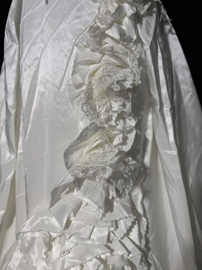 Women's Ball Gown One Shoulder Sleeveless White Lace Tiered Satin Long Vintage Fitted 70s Wedding Dresses AS039