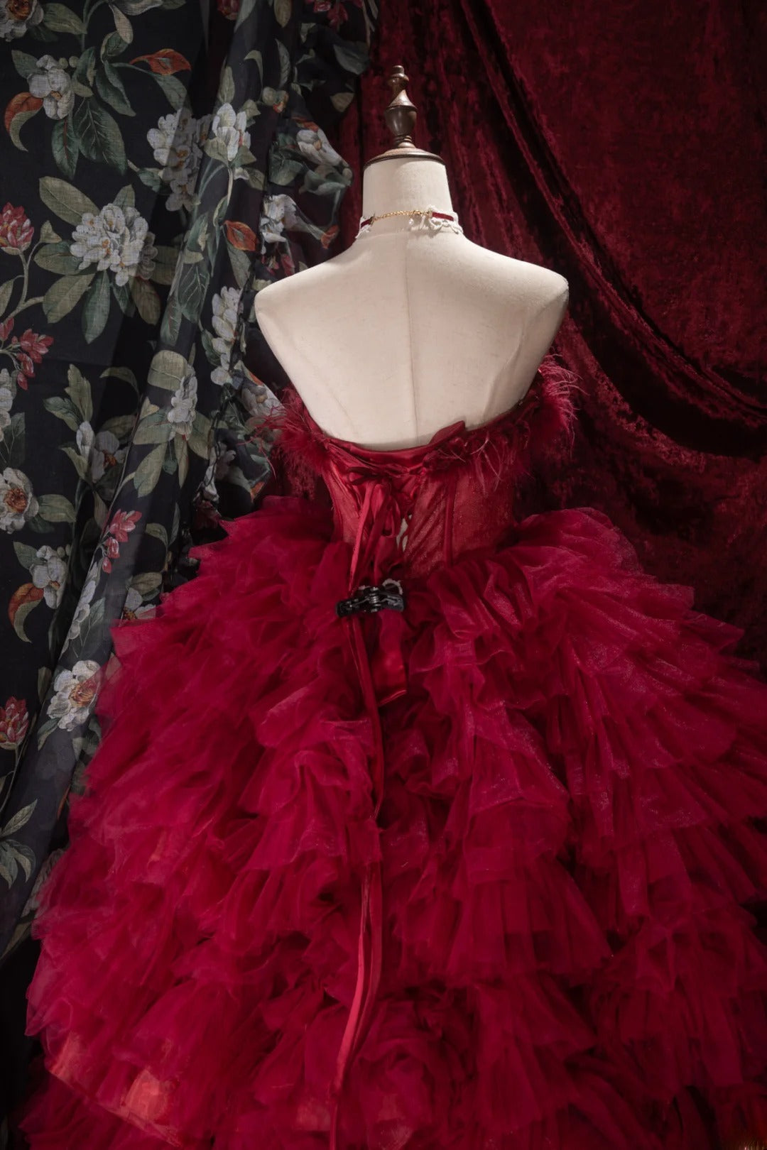 Charming Ball Gown Strapless Burgundy Tulle With Tiered Layers Long Quince Dress Quinceanera Dresses Formal Birthday Outfits RB8065