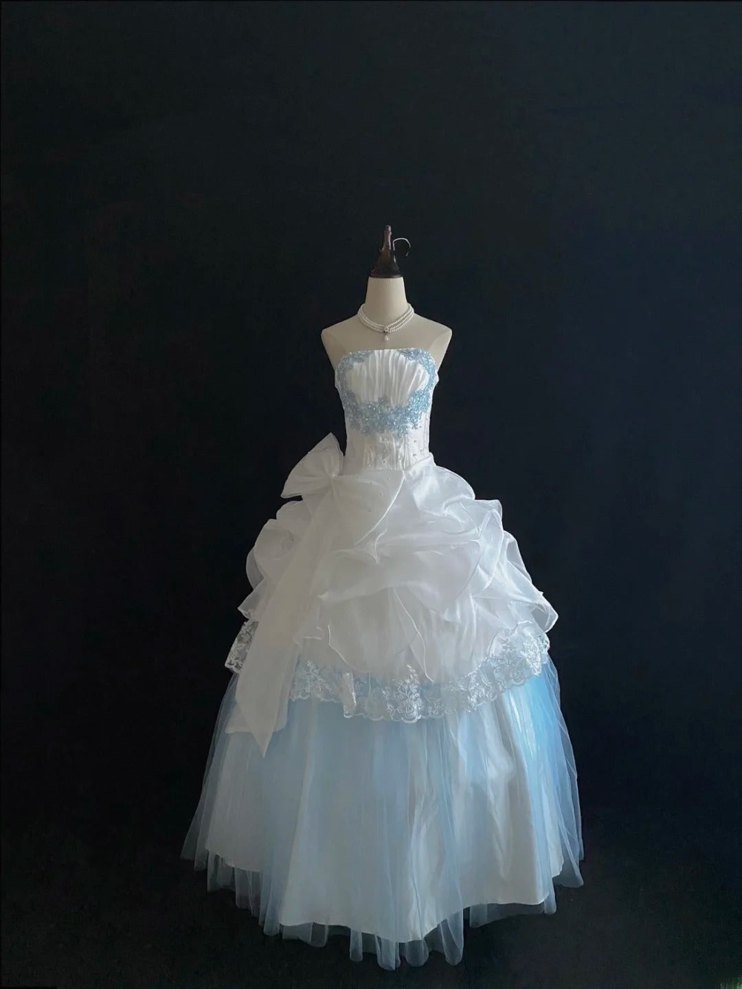 Sweet Ball Gown Strapless White And Blue With Lace Tulle Quince Dress Voluminous Sweet 16 Sweet Sixteen Outfits Vestido de RB7414