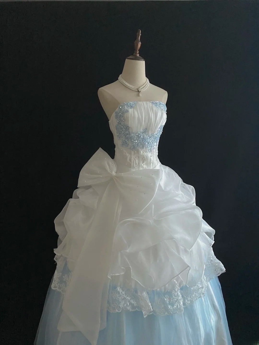 Sweet Ball Gown Strapless White And Blue With Lace Tulle Quince Dress Voluminous Sweet 16 Sweet Sixteen Outfits Vestido de RB7414