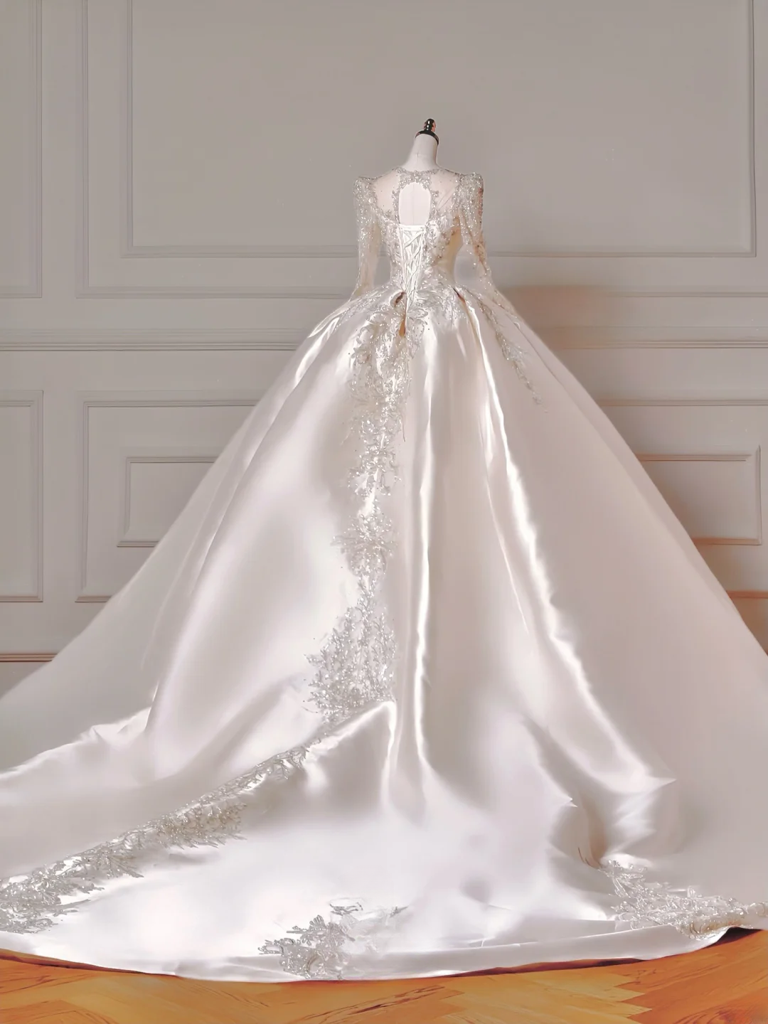 Princess Long Wedding Gowns Ball Gown Square Neck For Bride With Long Sleeves Appliques Beaded Bodice Bridal Dress AQ043