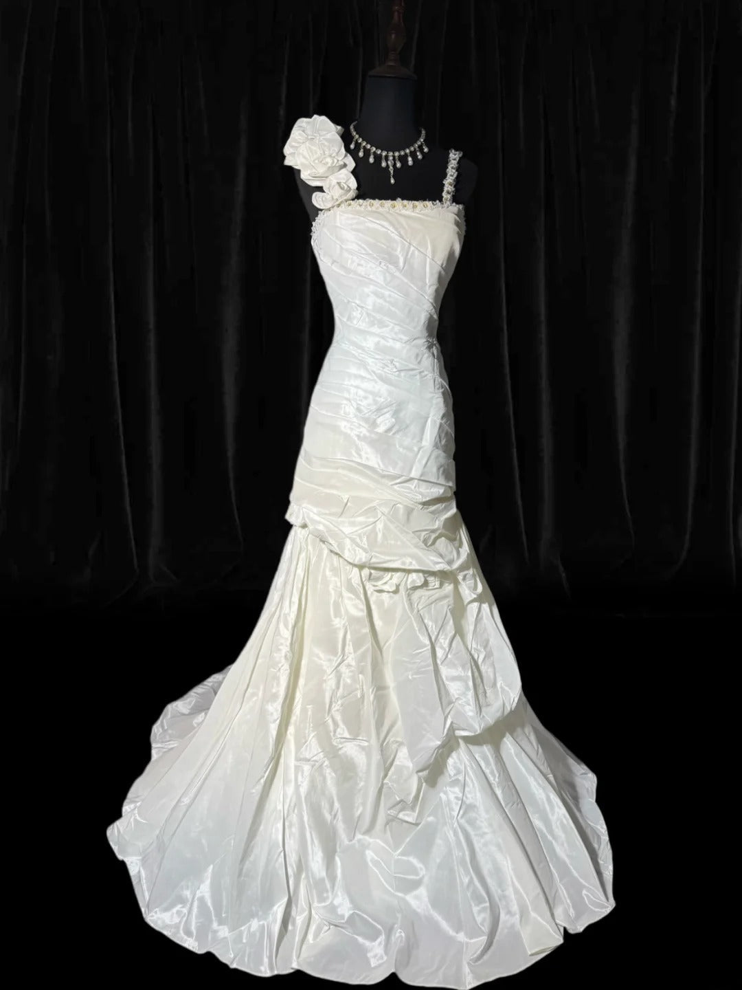 Women's Mermaid Boho Sleeveless White Lace Pleated Satin Long Vintage Fitted 70s Wedding Dresses AS045