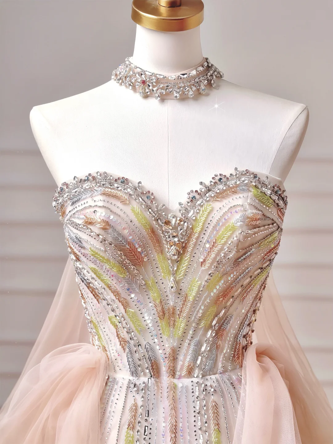 Sparkly Prom Dresses Aesthetic Ball Gown Sweetheart Ombre Pink With Beads Feathers Inspo Impress Long Party Formal Gown For Teenagers High Schools AQ046