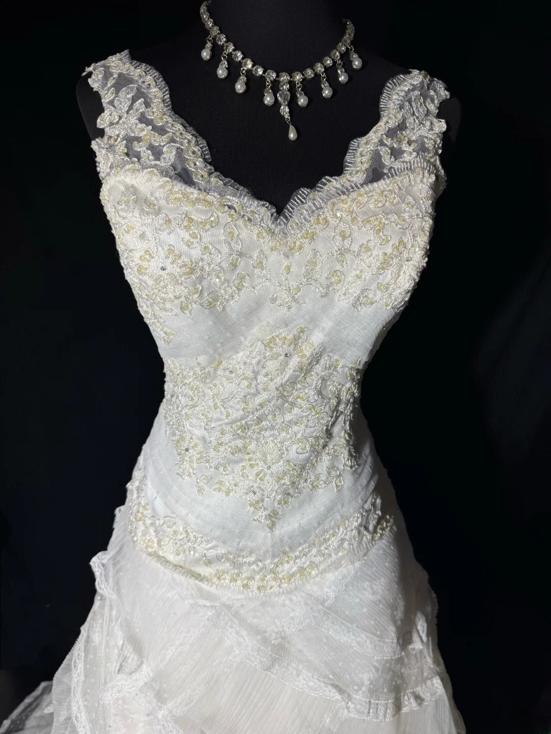 Rustic Long Wedding Gowns 70s Unique Ball Gown V Neckline Bohemian Style for Bride With Lace Fitted Petite/Plus Size Bridal Gown AS046