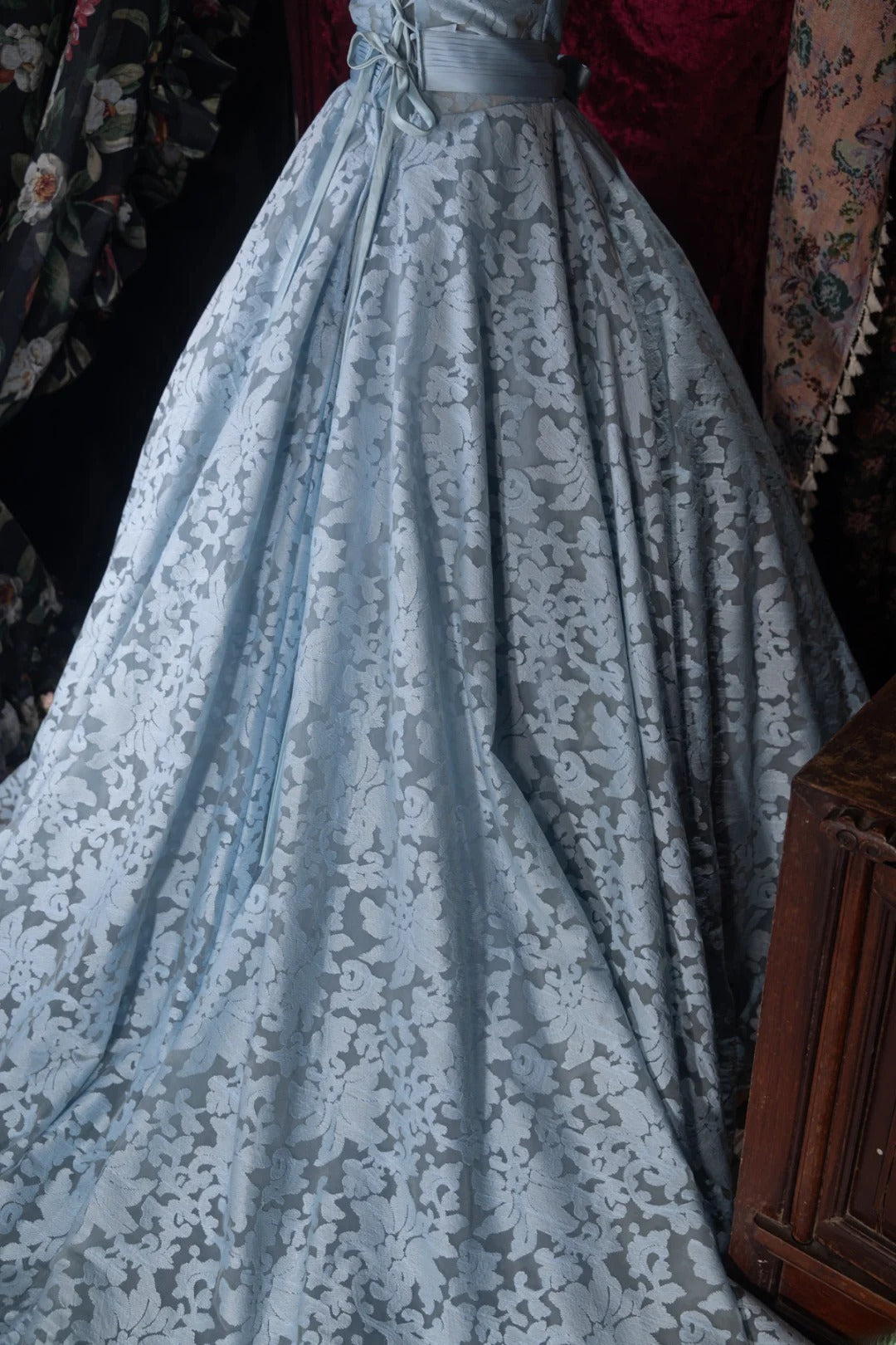 Fairytale Ball Gown V Neck Blue Lace With Bow Long Prom Dresses Formal Outfit Evening Night Dress RB8070