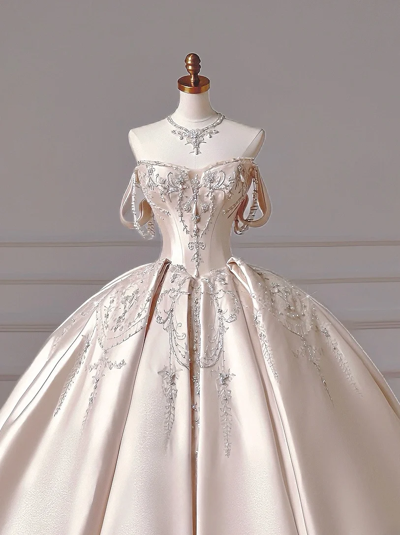 Princess Long Wedding Gowns Ball Gown Sweetheart Sleeveless Light Pink Satin For Bride With Beads Train Bridal Dresses AQ047