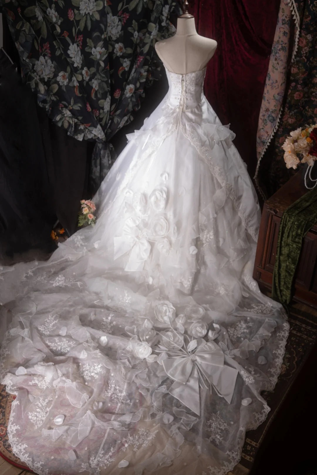 Vintage 80s Ball Gown Strapless White Satin With Flowers Long Autumn Brides Gown Bridal Dress Wedding Dresses RB8072