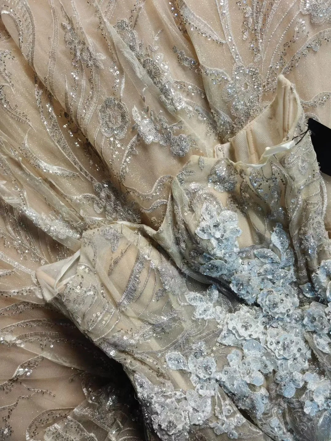 Princess Ball Gown Strapless Gold Sequin Long Quinceañera Dress Moda 2000 15 Quinceanera Dresses Ideas Sweet 16 Outfits RB6942