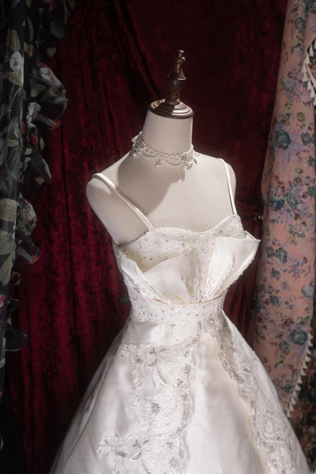 Beautiful Ball Gown Spaghetti Strap White Satin With Lace Long Autumn Brides Gown Bridal Dress Wedding Dresses RB8074