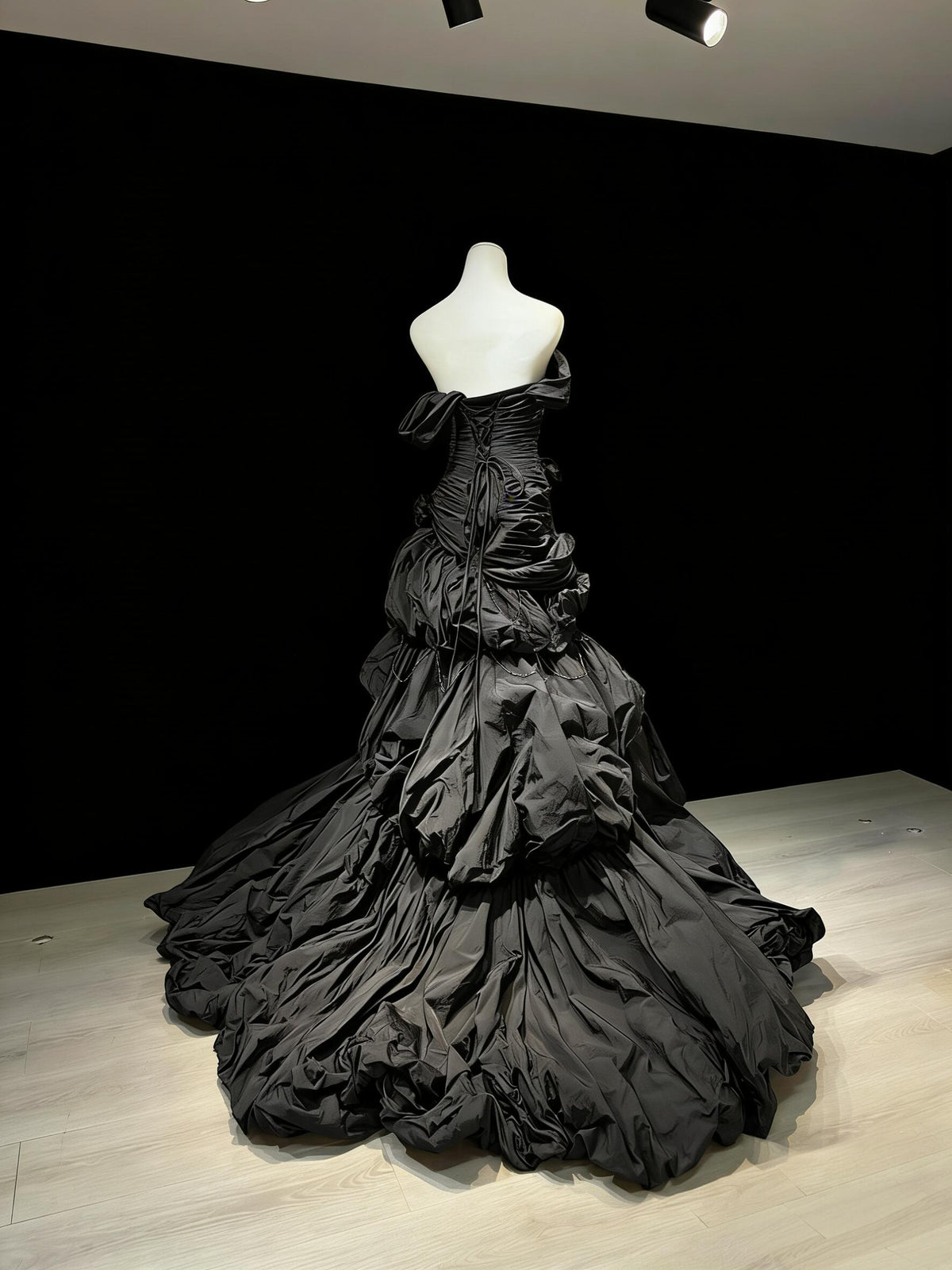 Prom Dress Mermaid Strapless BlackTaffeta Ruffled Flowers Floor Length High School Graduation Party Dresses RC1082