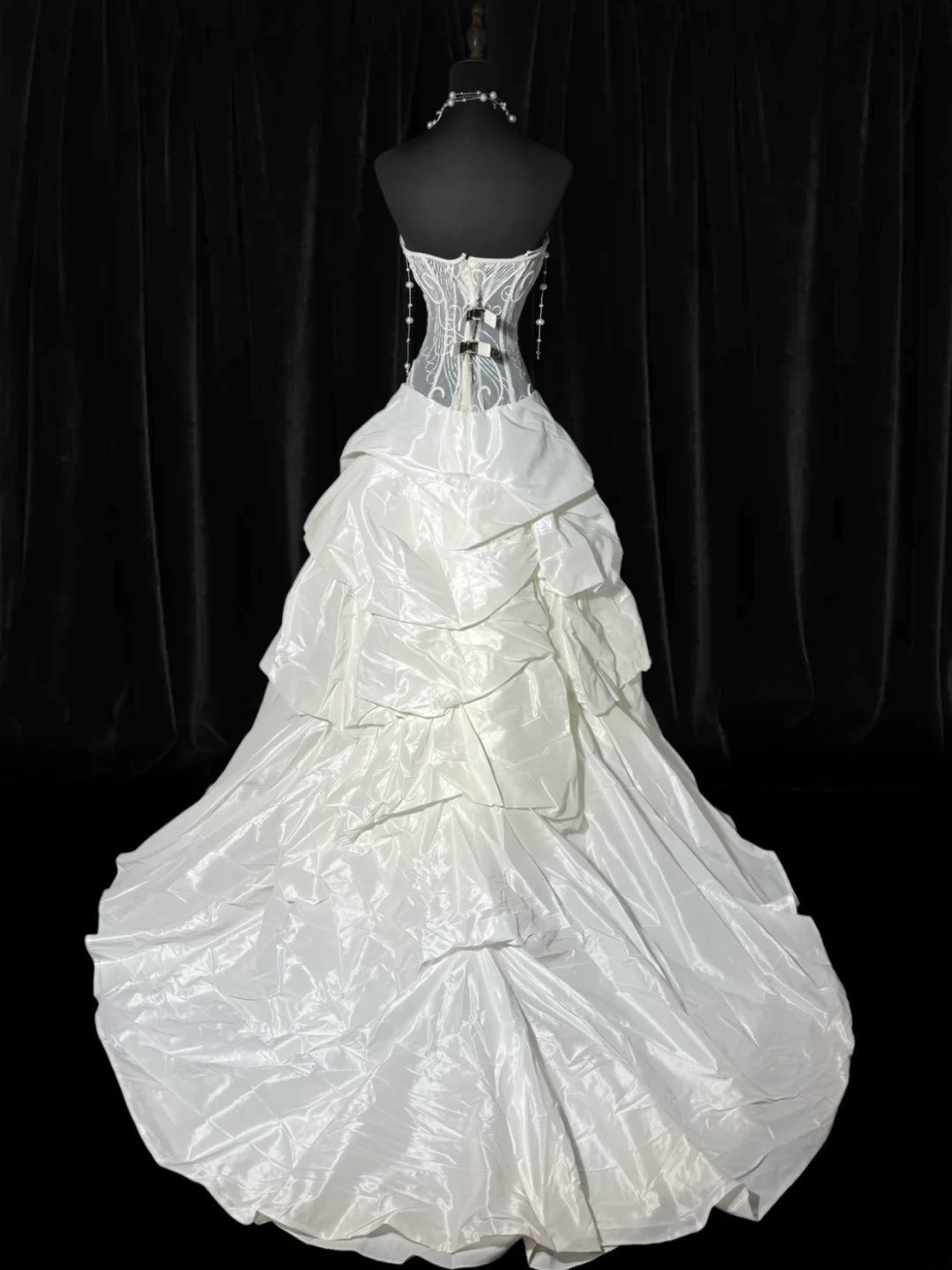 Vintage Long Wedding Gowns 1960s Dresses Ball Gown Sweetheart Style for Bride Satin With Pleated Train White Bridal Gown AS052