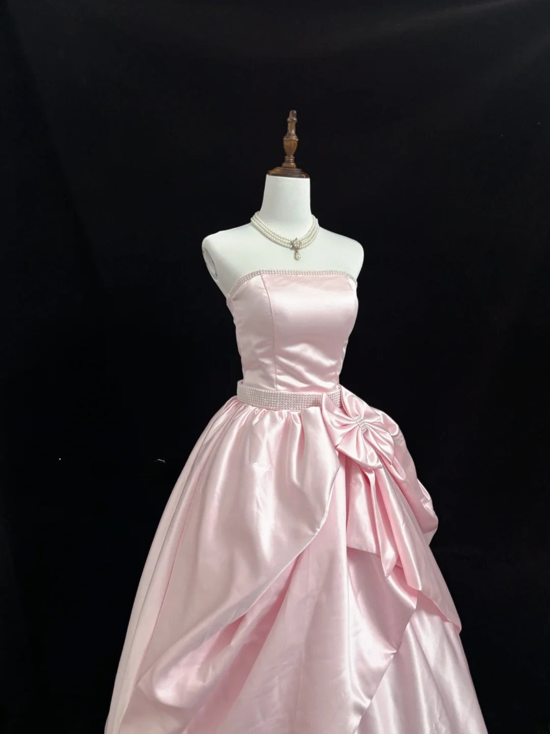 Modest Ball Gown Strapless Pink Satin With Beading Ruffled Quince Dress Voluminous Sweet 16 Sweet Sixteen Outfits Vestido de RB7424