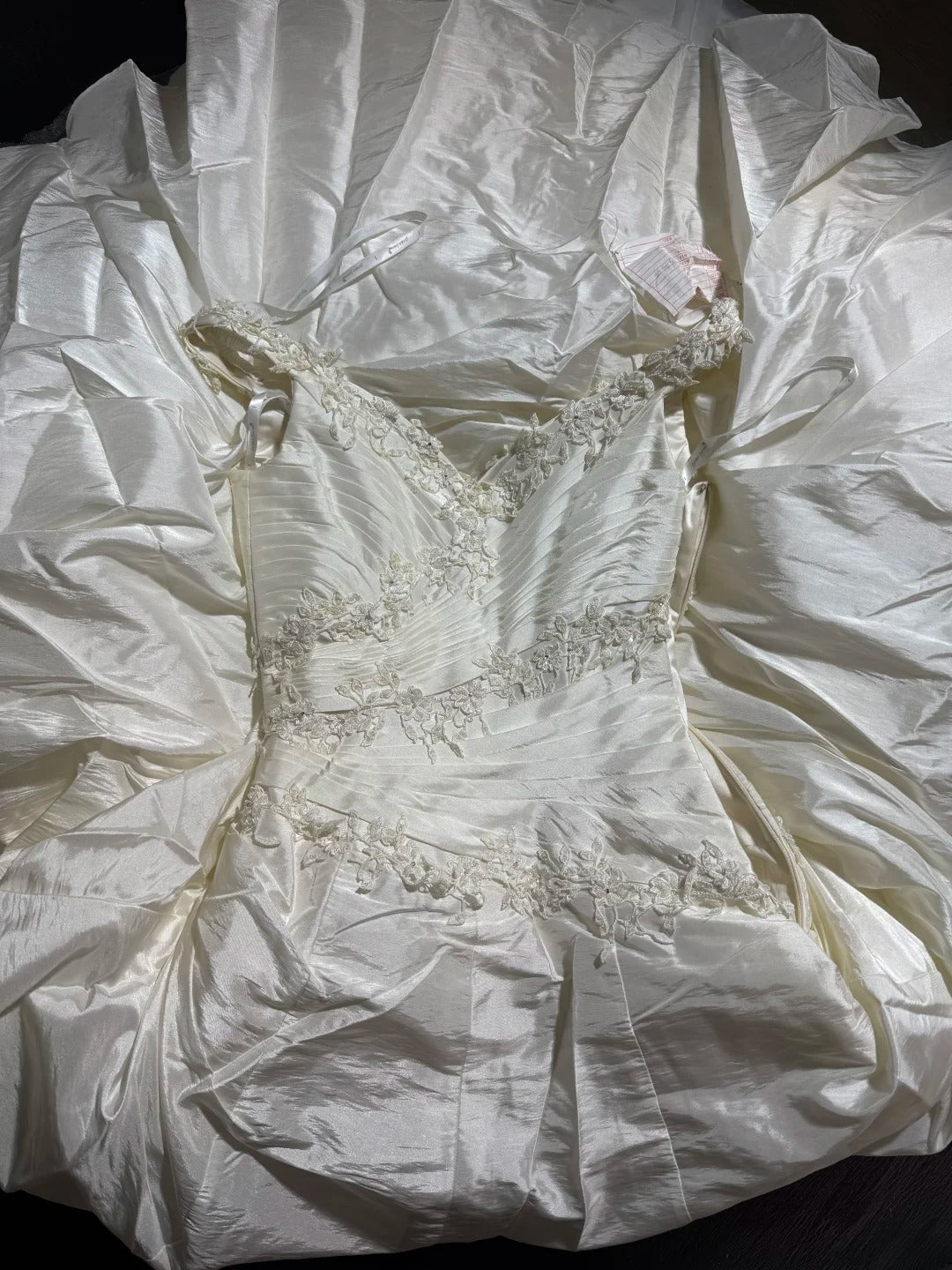 Vintage Long Wedding Gowns 1960s Dresses Ball Gown V Neck Style for Bride Tiered With Pleated Lace Train White Bridal Gown AS054