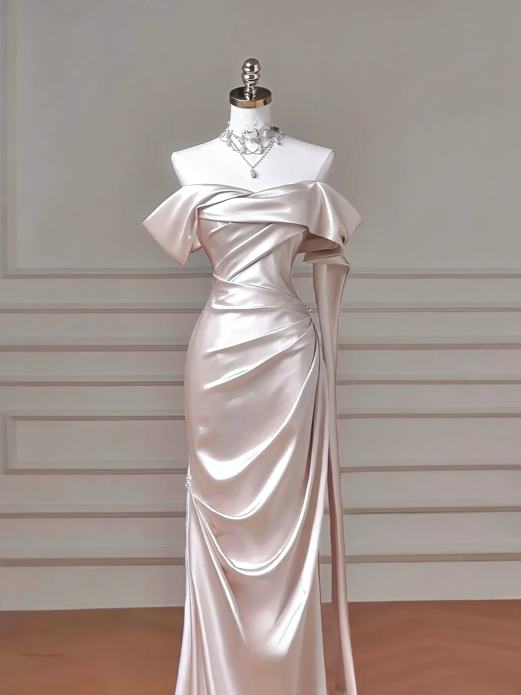 Timeless Wedding Dresses Mermaid Off The Shoulder Light Pink Satin Pleated Brides Dress Style For Brides With Corset Fitted Bridal Gowns AQ055