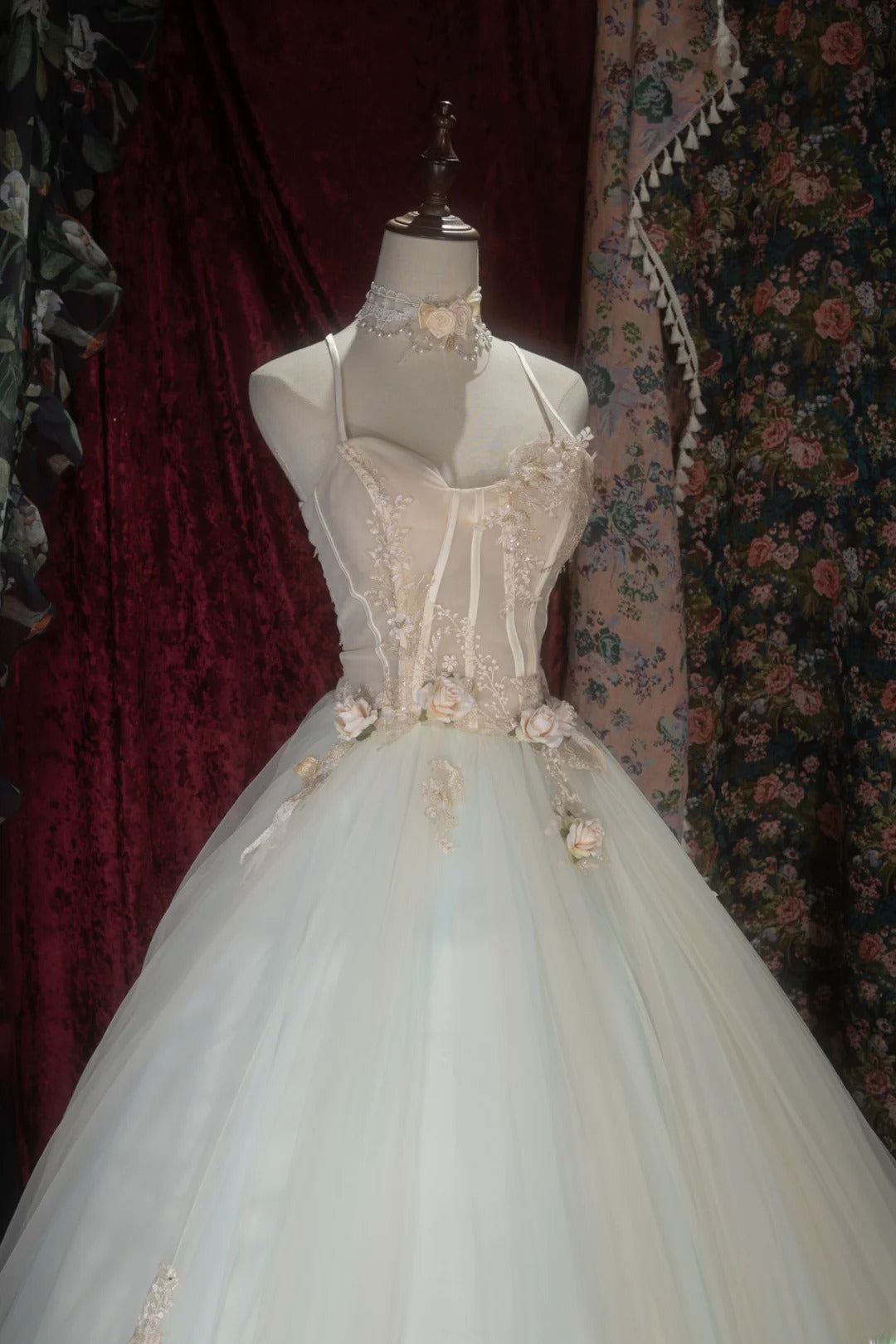Elegant Ball Gown Spaghetti Straps Champagne Blue Tulle With Flowers Long Quince Dress Quinceanera Dresses Formal Birthday Outfits RB8080