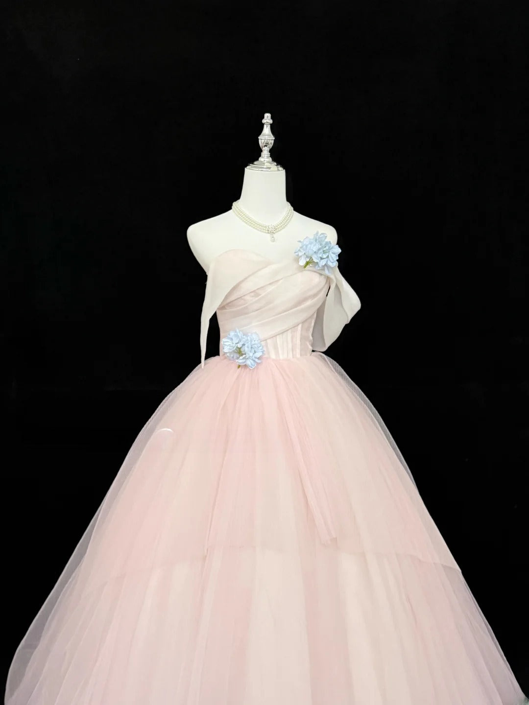 Modest Ball Gown Strapless Blush Pink Tulle With Blue Flowers Quince Dress Voluminous Sweet 16 Sweet Sixteen Outfits Vestido de RB7430