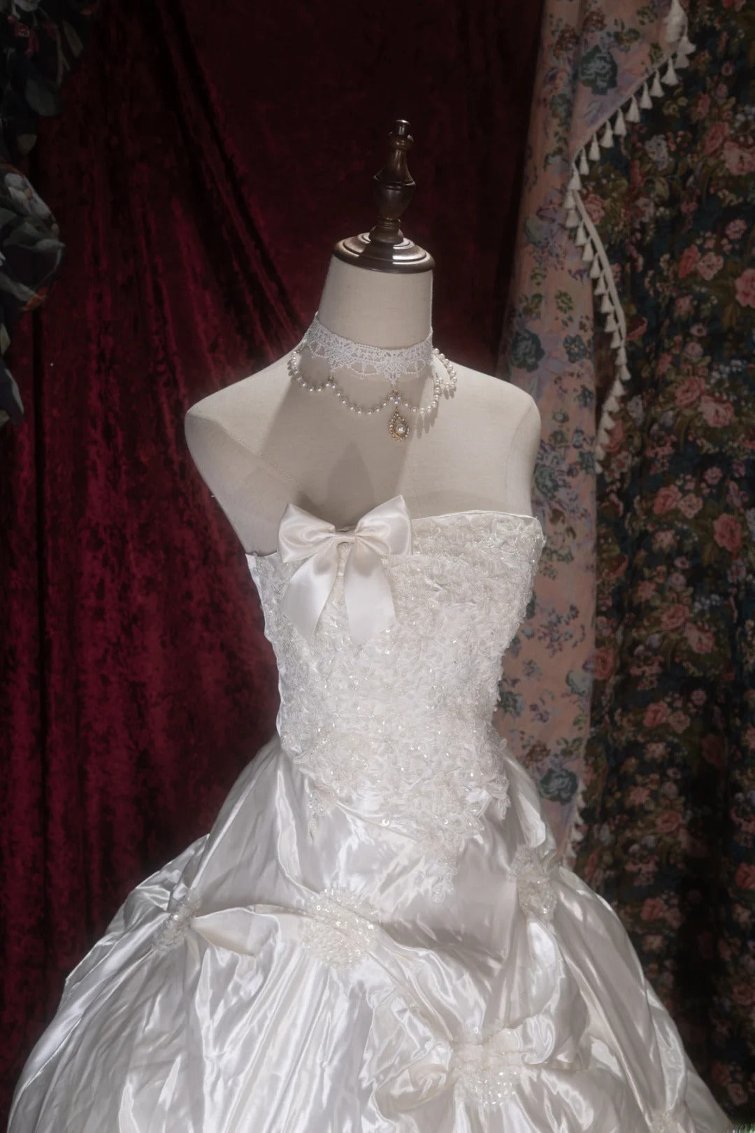 Beautiful Ball Gown Strapless White Taffeta With Lace Long Autumn Brides Gown Bridal Dress Wedding Dresses RB8081