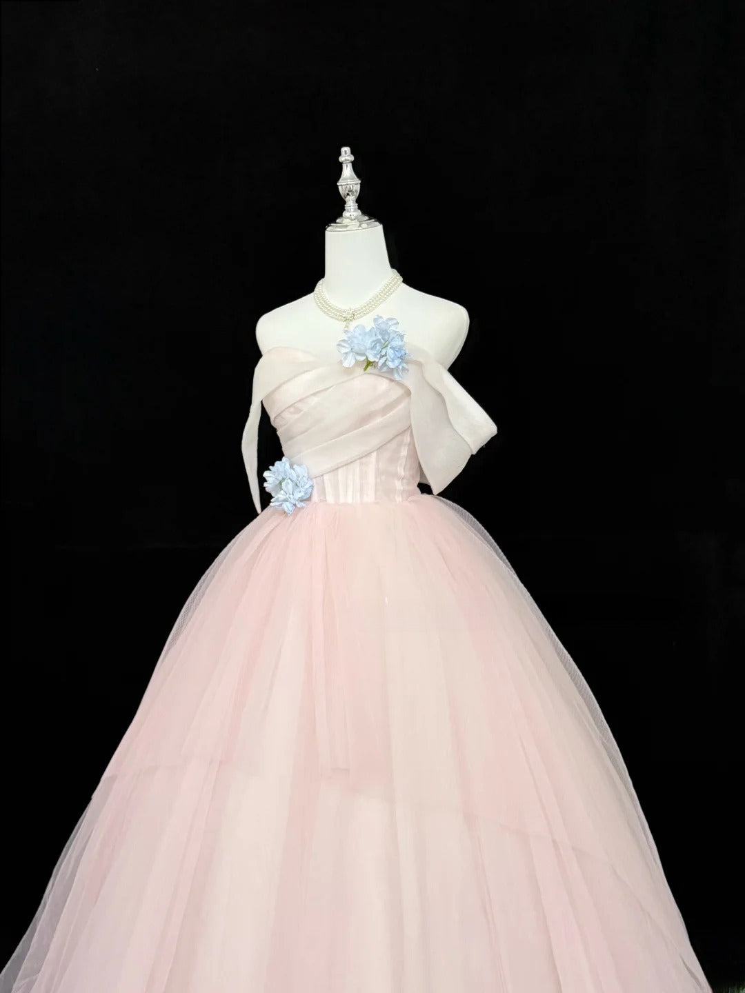 Modest Ball Gown Strapless Blush Pink Tulle With Blue Flowers Quince Dress Voluminous Sweet 16 Sweet Sixteen Outfits Vestido de RB7430