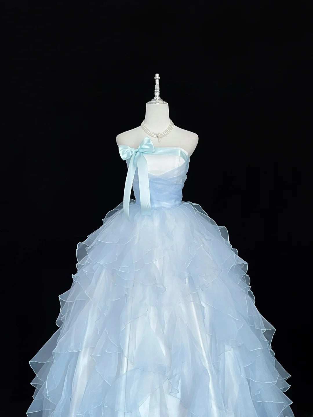 Stunning Ball Gown Strapless Blue Tulle With Tiered Layers Quince Dress Voluminous Sweet 16 Sweet Sixteen Outfits Vestido de RB7431