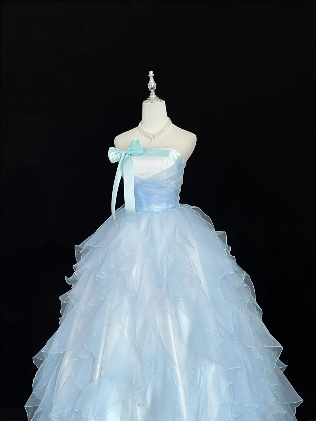 Stunning Ball Gown Strapless Blue Tulle With Tiered Layers Quince Dress Voluminous Sweet 16 Sweet Sixteen Outfits Vestido de RB7431