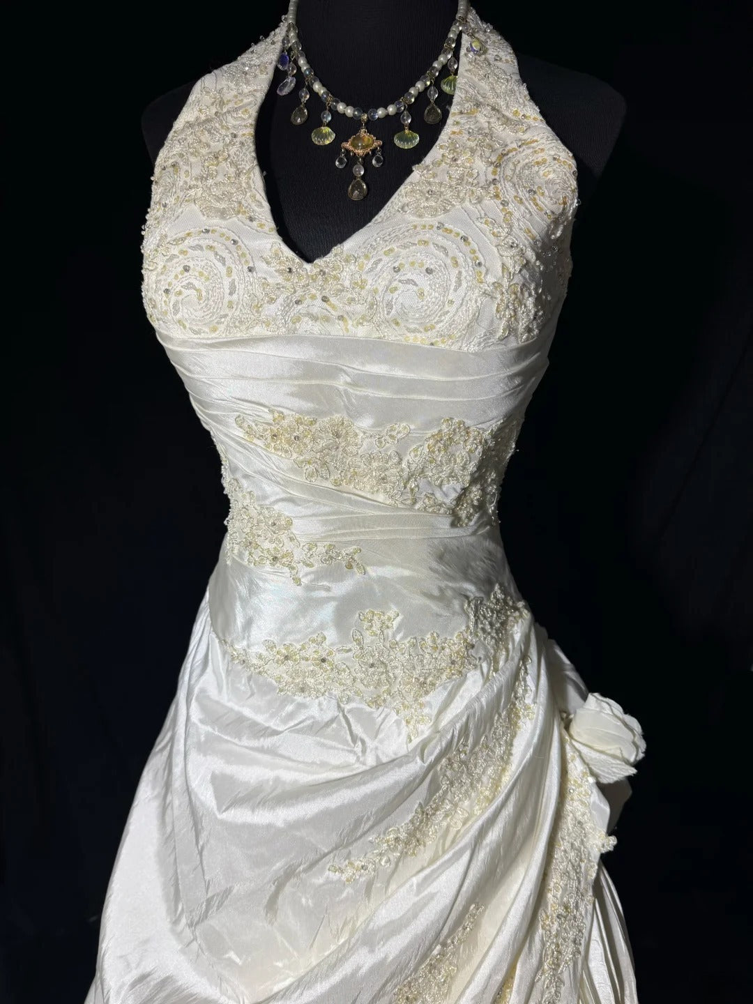 Timeless Long Wedding Gowns 70s Ideas Classy A line Halter Dresses Bohemian Style for Bride With Fitted Pleated Bridal Gown AS060