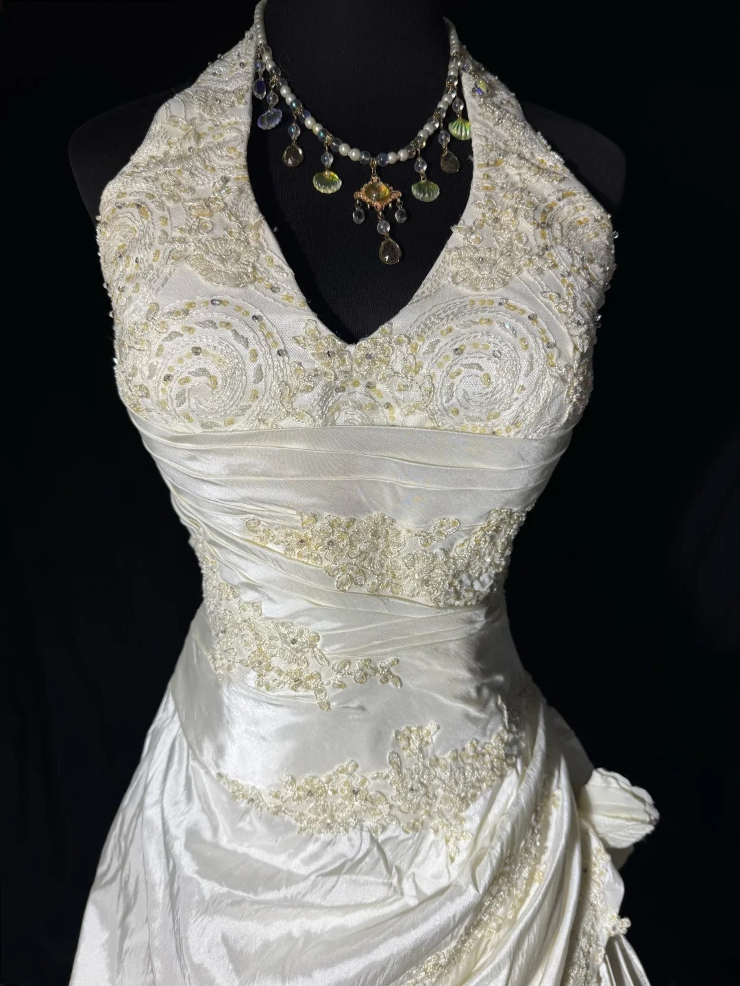 Timeless Long Wedding Gowns 70s Ideas Classy A line Halter Dresses Bohemian Style for Bride With Fitted Pleated Bridal Gown AS060