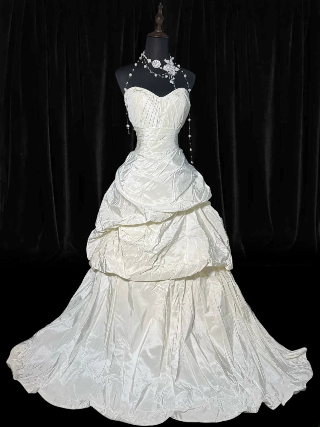 Vintage Long Wedding Gowns 1960s Dresses Princess Ball Gown Strapless Style for Bride With Pleated Ruffles Train White Bridal Dress AS061