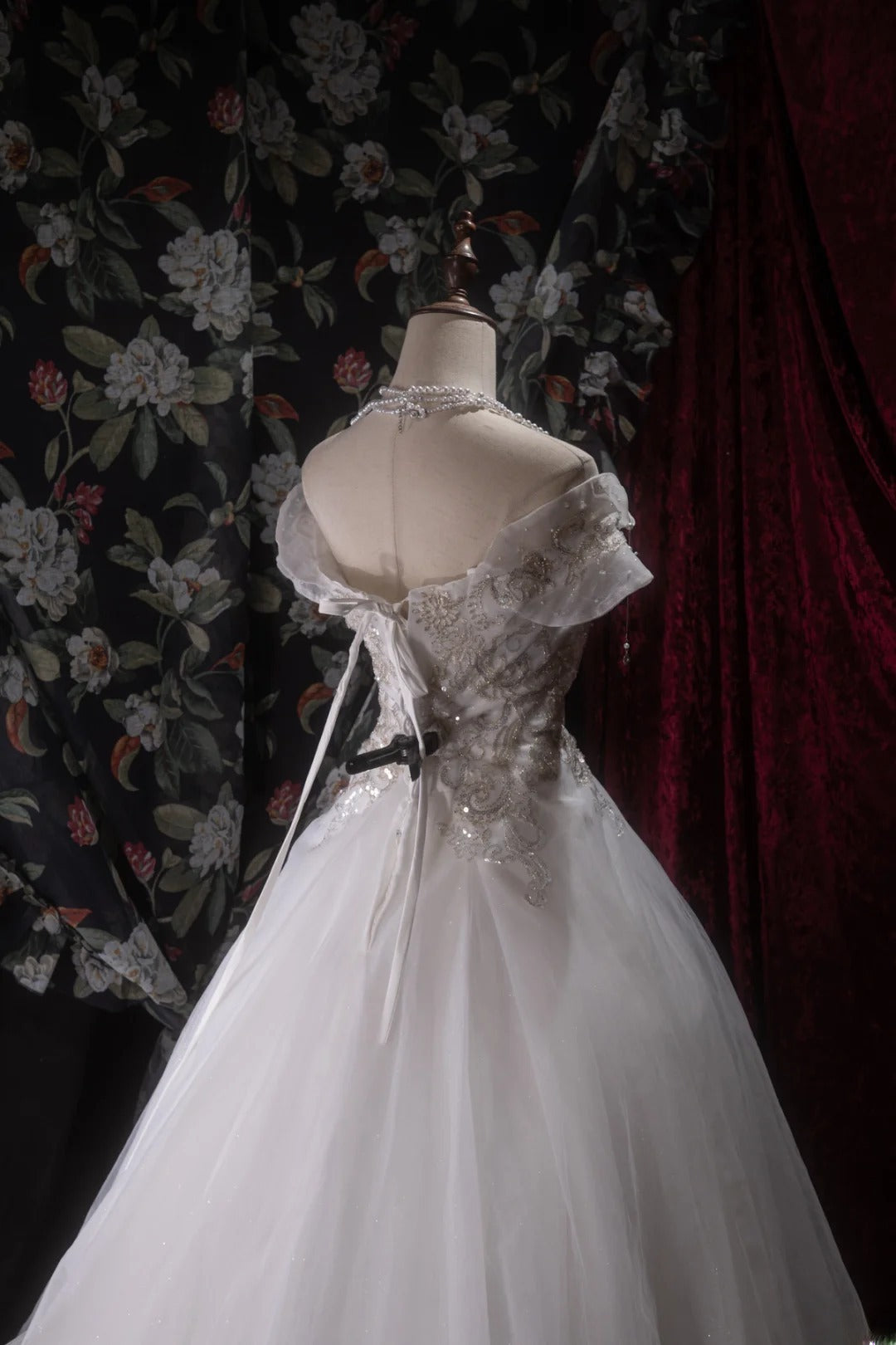 Beautiful Ball Gown Off The Shoulder White Tulle With Lace Long Autumn Brides Gown Bridal Dress Wedding Dresses RB8083